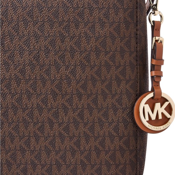 Michael Kors Jet Set Travel Large Logo Messenger Bag - Picture 5 of 8